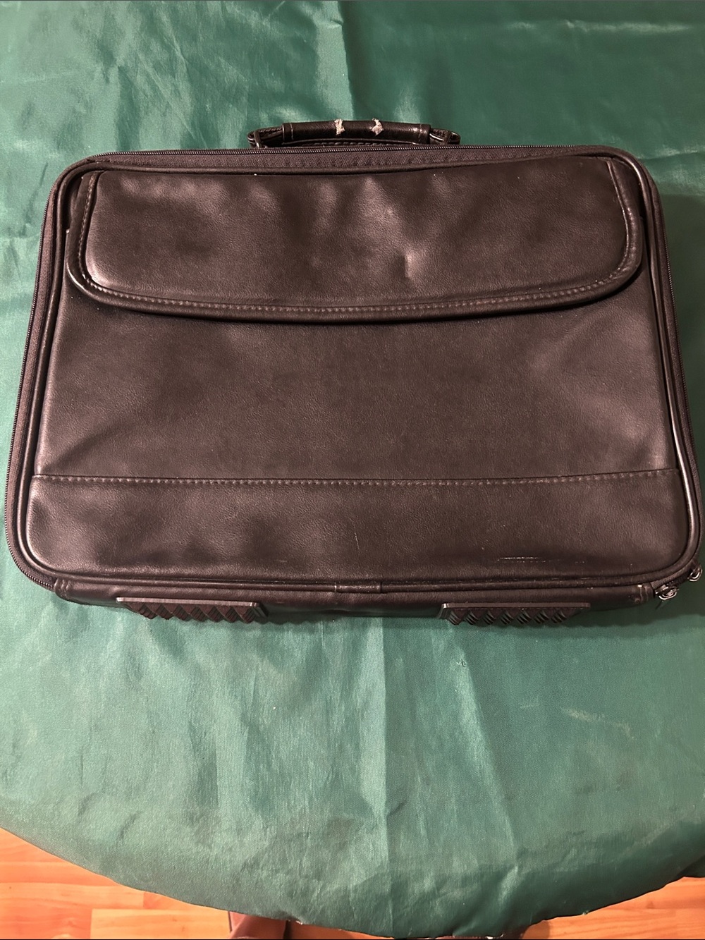 Black Leather Men's Briefcase - Classic Professional Carry
